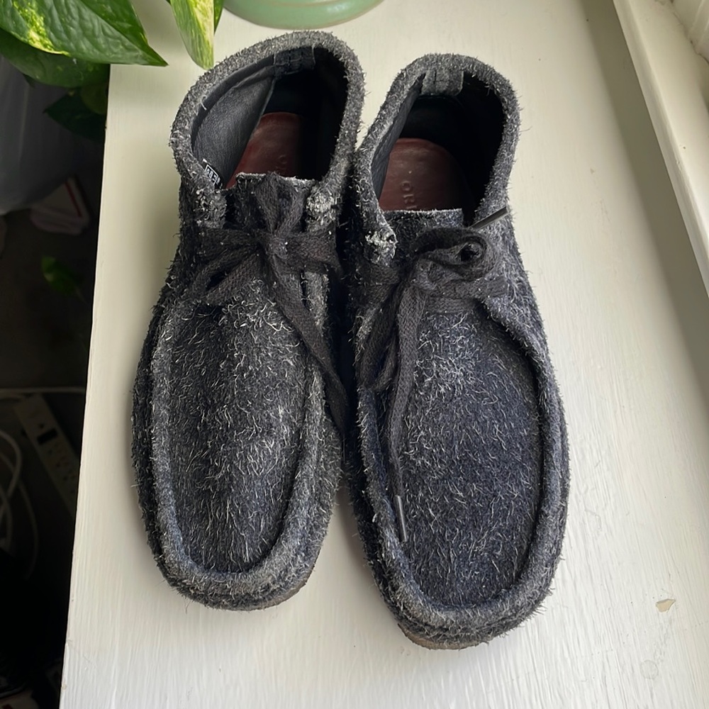Clark’s originals rare shaggy charcoal gray wallabee ankle boots, ladies 6